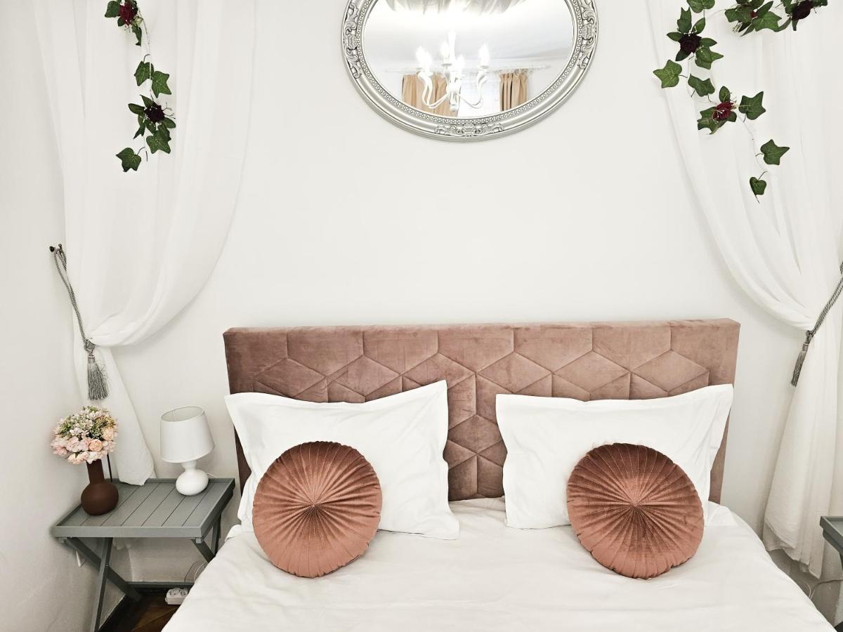 Marigold Boutique Apartment Брашов Екстериор снимка