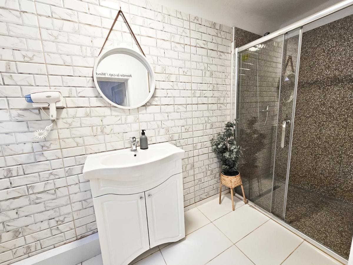Marigold Boutique Apartment Брашов Екстериор снимка