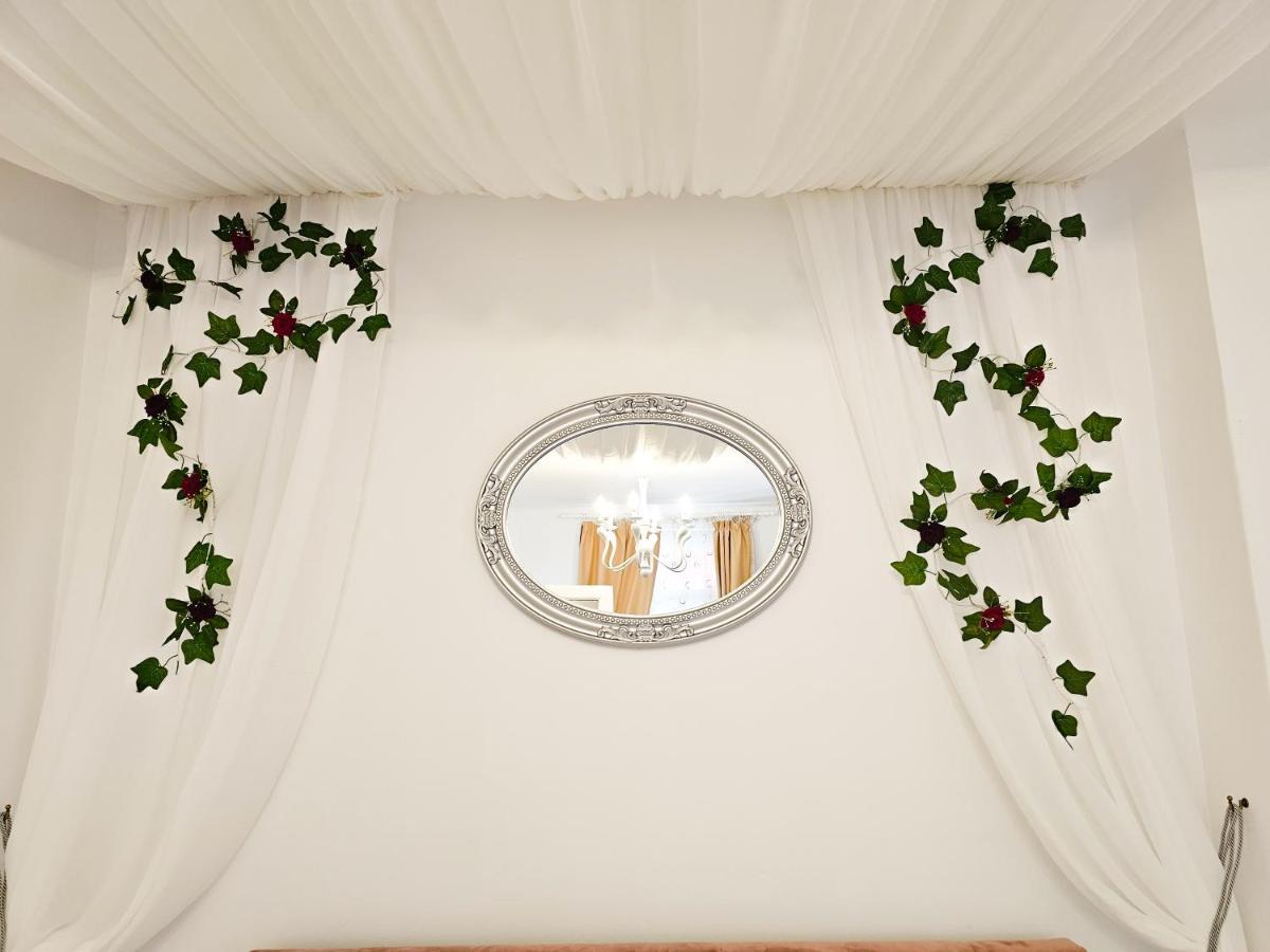 Marigold Boutique Apartment Брашов Екстериор снимка