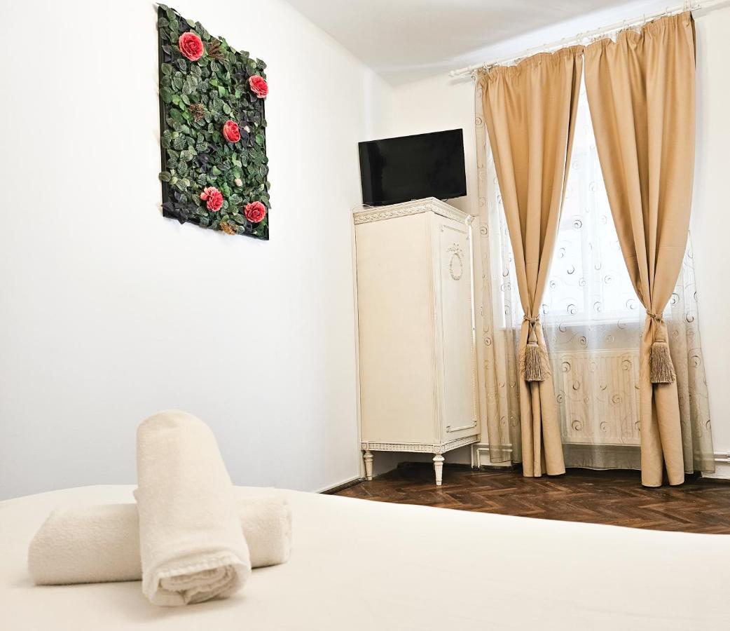 Marigold Boutique Apartment Брашов Екстериор снимка